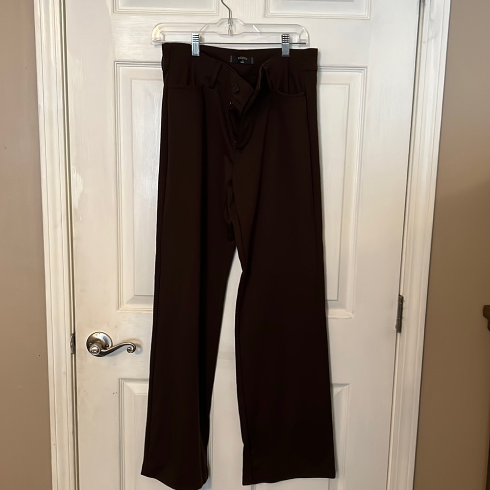 Lee Riders women’s dress pant’s stretch material with front pockets